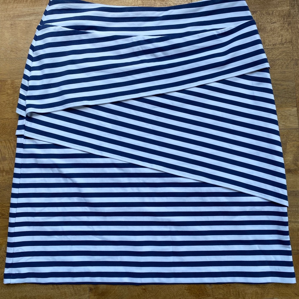 J. McLaughlin “Nicola” tiered Catalina skirt